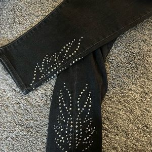 Levi’s size 31 skinny ankle black jeans